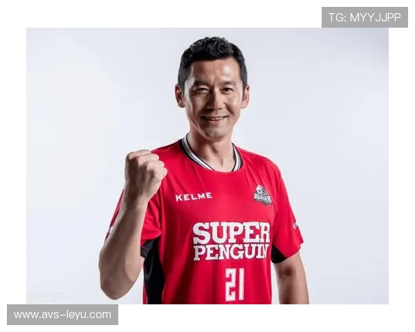 退役名将转型教练：执教首秀谈角色转换与团队重建